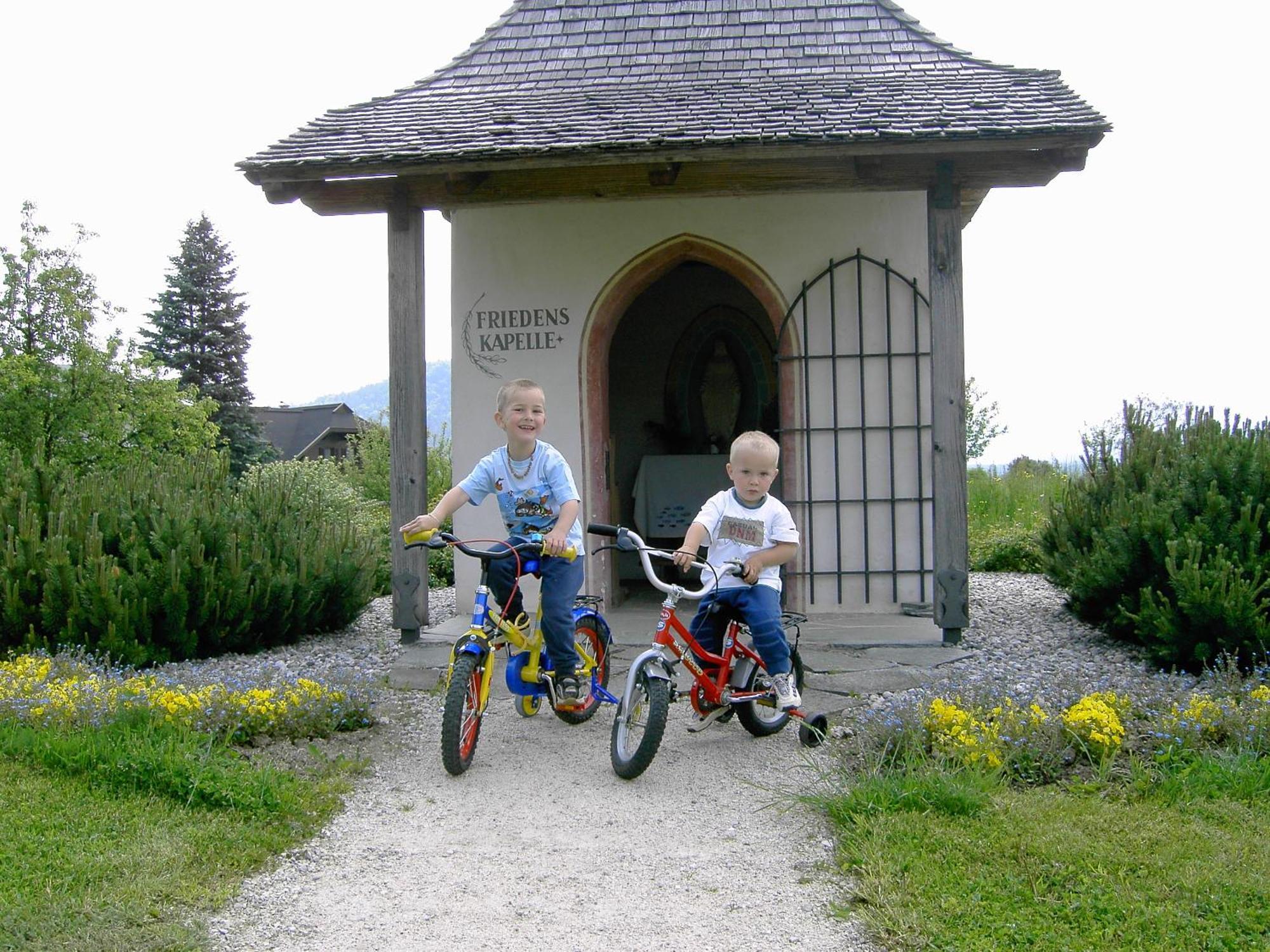 Gaestehaus Uggowitzer Drobollach am Faakersee Exterior photo